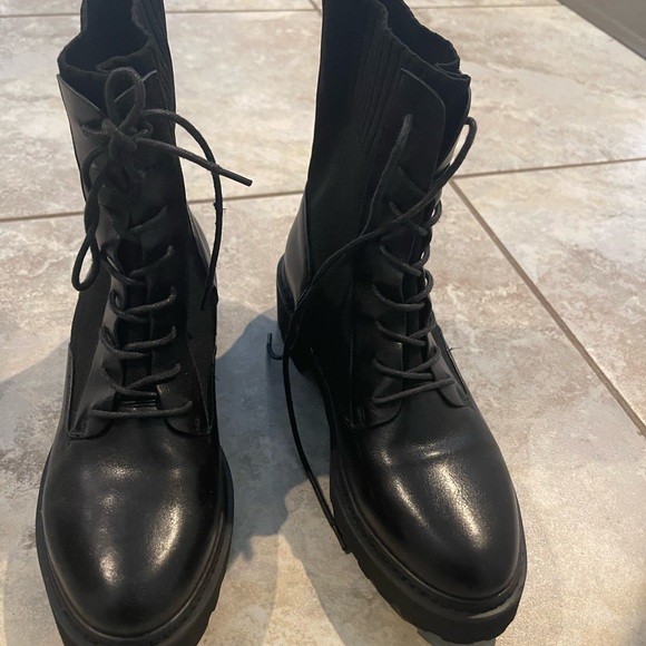 Black Lace-Up Ankle Boots size 8 - Picture 5 of 5